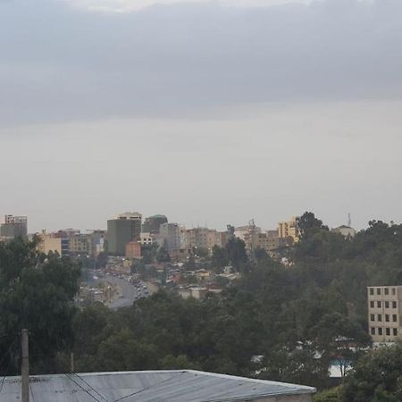 Cozy 1-Bedroom Luxury Apartment Addis Abeba Esterno foto